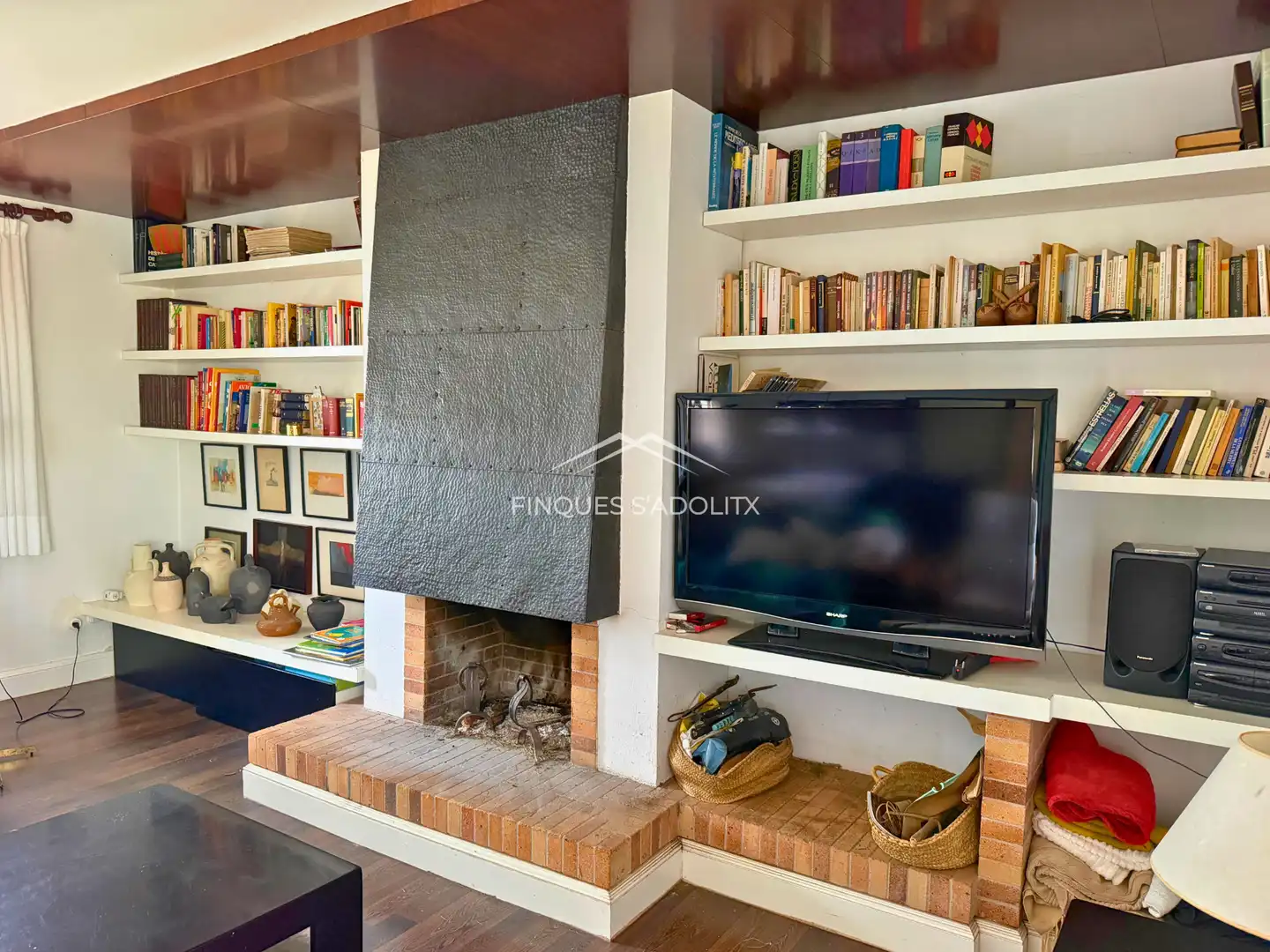 Sala d'estar de Casa o xalet en venda en Santa Cristina d'Aro amb Calefacció, Jardí privat i Parquet