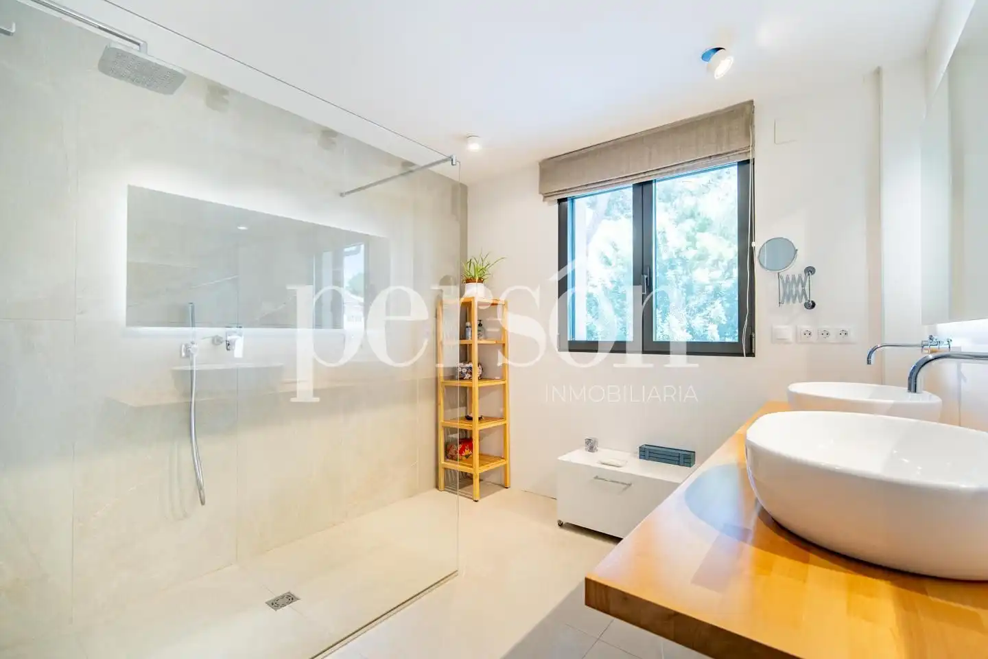 Bathroom of Houses for sale in L'Eliana  with Air Conditioner, Heating and Private garden