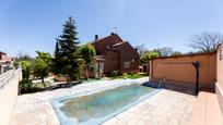 Piscina de Casa o xalet en venda en Arroyomolinos (Madrid) amb Aire condicionat, Calefacció i Jardí privat