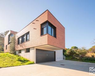 Vista exterior de Casa o xalet en venda en Sant Cugat del Vallès amb Aire condicionat i Traster