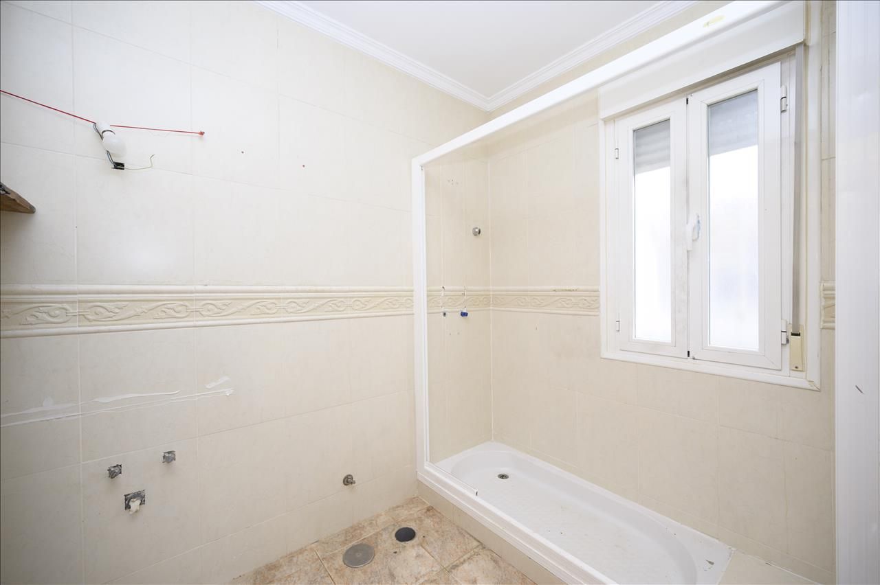 Bany de Casa o xalet en venda en Huecas amb Traster i Piscina