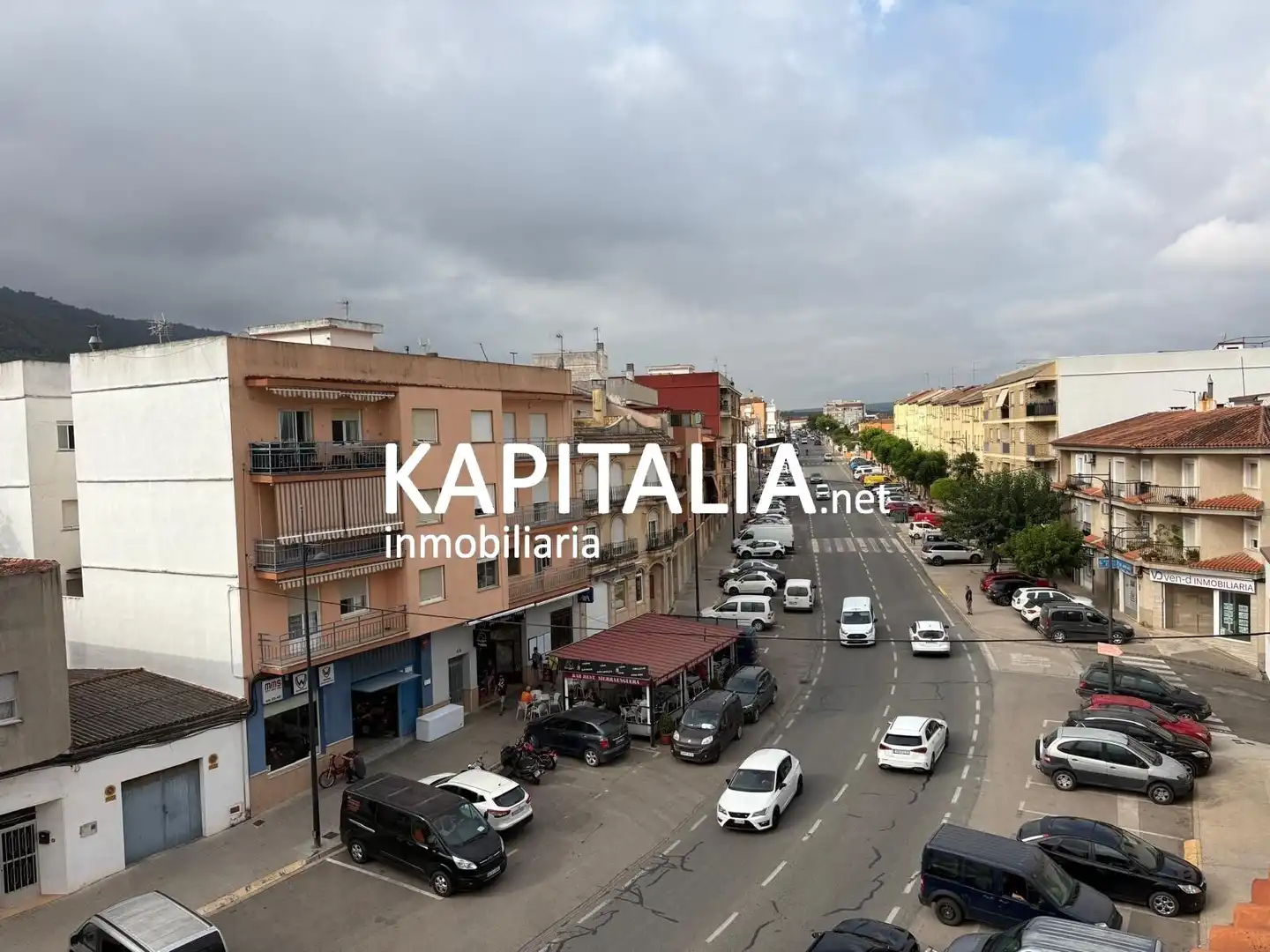 Vista exterior de Edificio en venta en Enguera