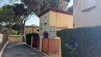Vista exterior de Casa adosada en venda en Chiclana de la Frontera amb Aire condicionat, Calefacció i Jardí privat
