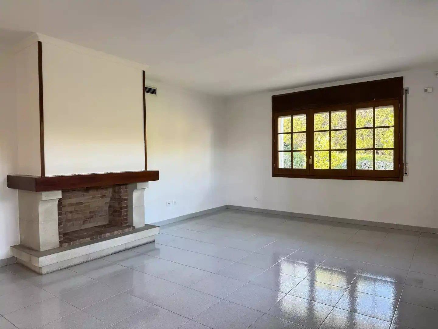 Living room of Houses for sale in Girona  with Air Conditioner, Heating and Terrace