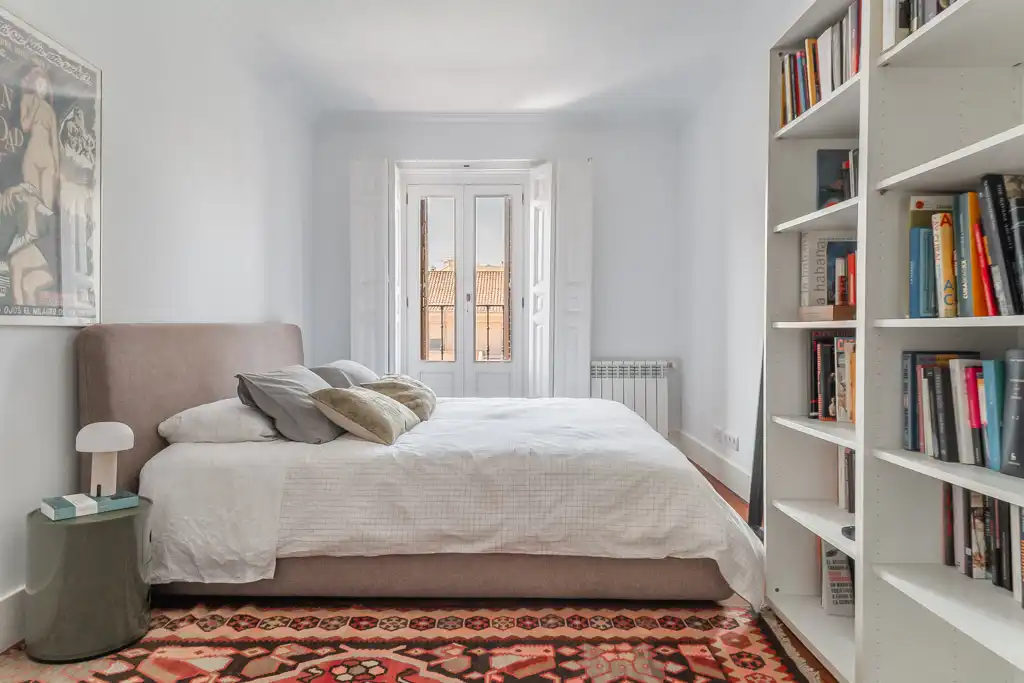 Bedroom of Flat for rent in Madrid  with Air Conditioner, Heating and Balcony