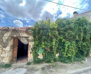 Vista exterior de Casa o xalet en venda en Segovia Capital amb Jardí privat