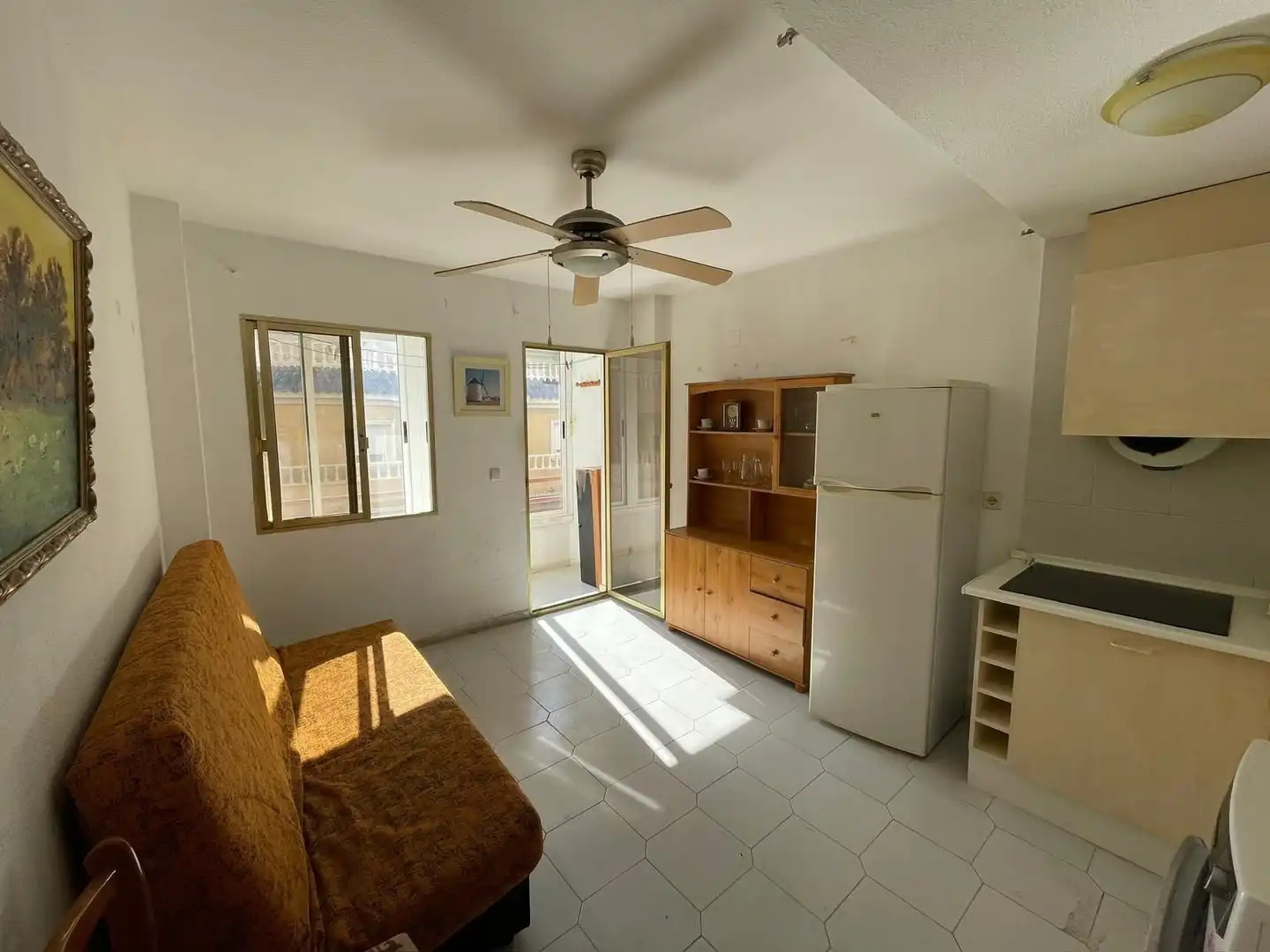 Sala de estar de Estudio en venta en Torrevieja con Terraza y Amueblado