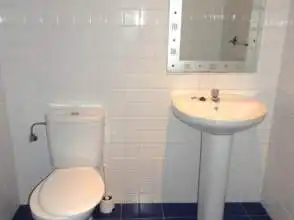 Bany de Local de lloguer en Gijón 