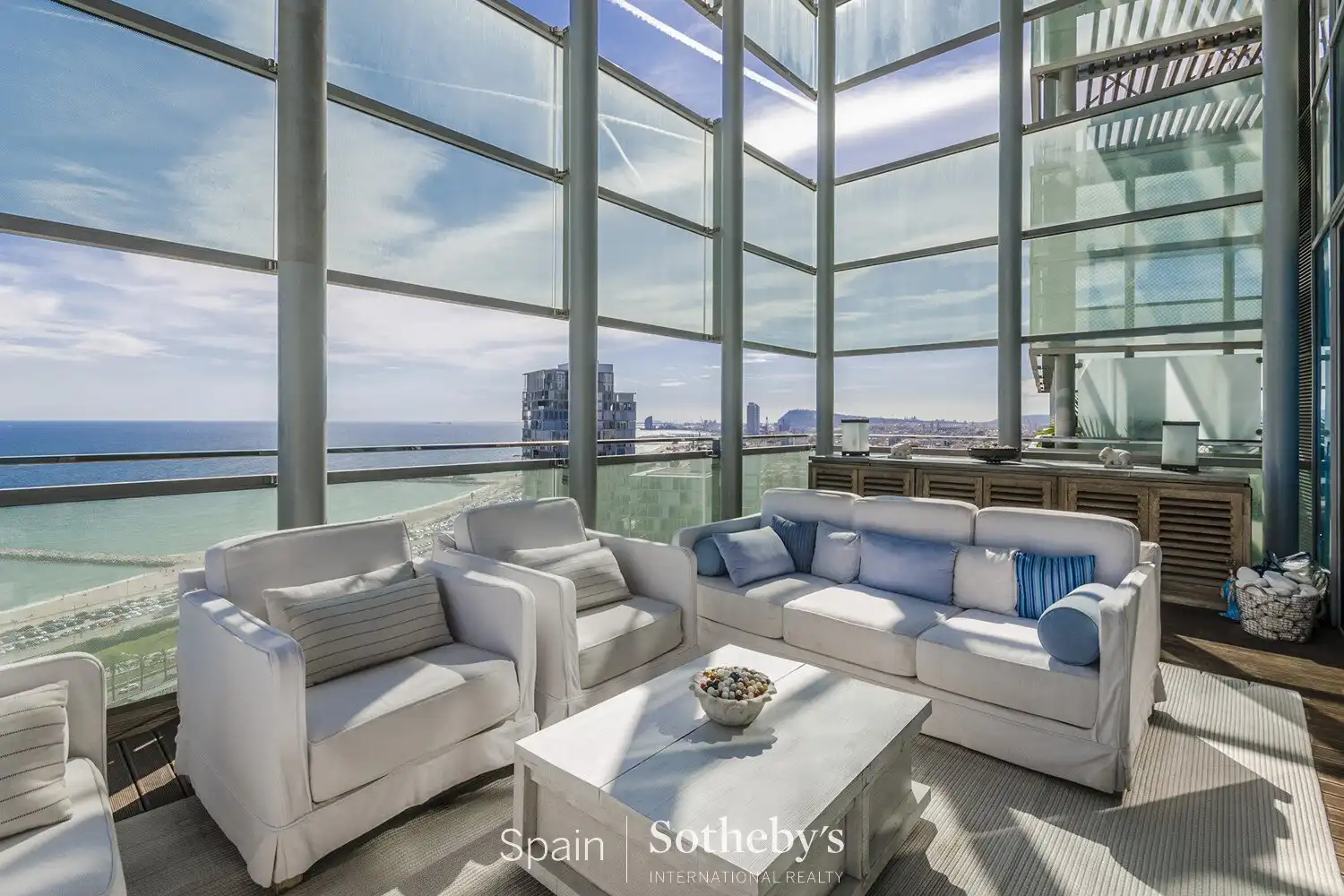 Sala de estar de Ático en venta en Barcelona con Calefacción, Terraza y Trastero