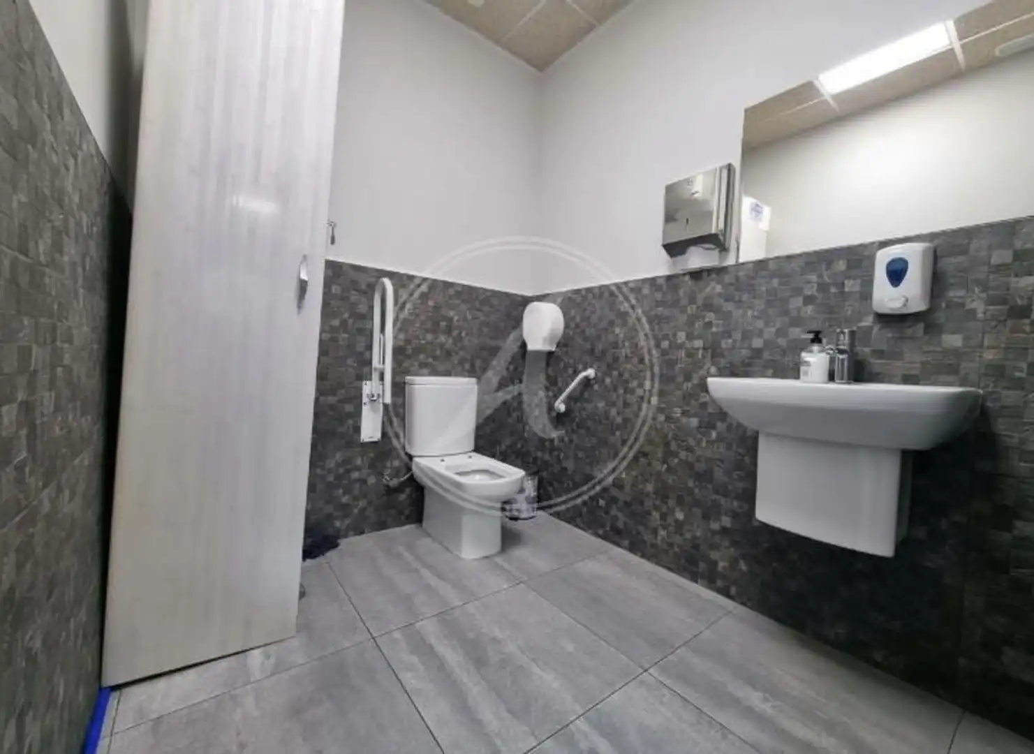 Local comercial en venda a Calle del Pintor Astorza y Triay, imagen 7