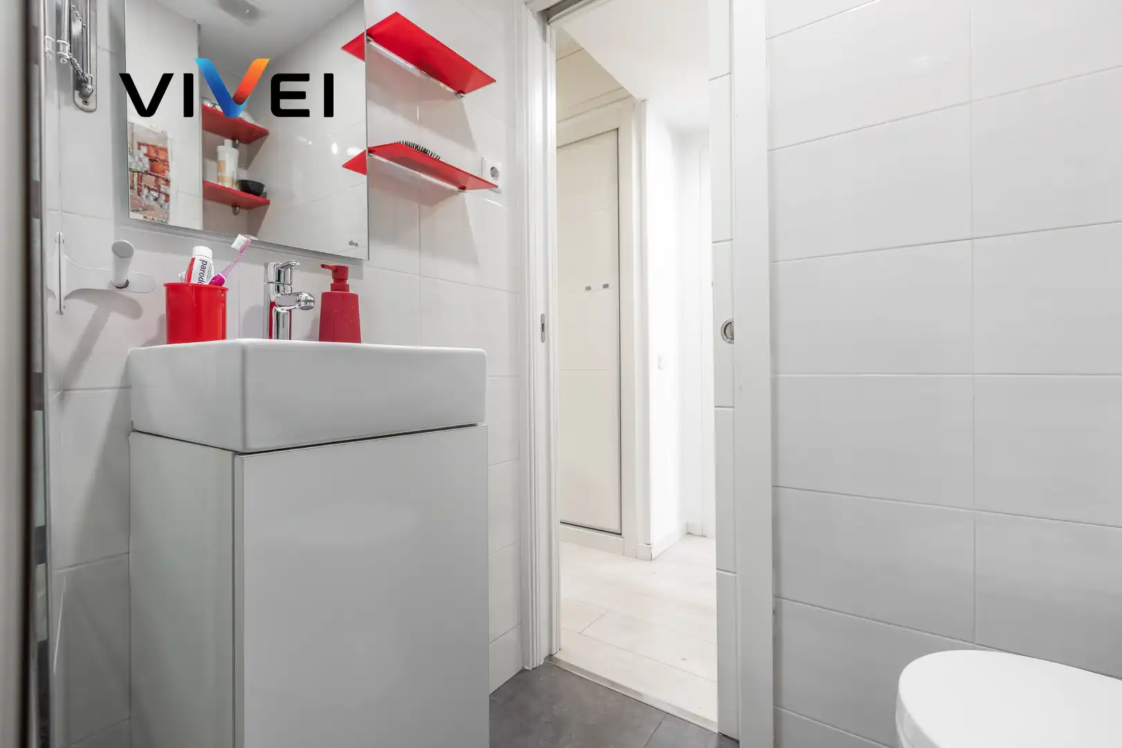 Badezimmer von Dachboden zum Verkauf in Madrid mit Heizung, Terrasse und Balkon