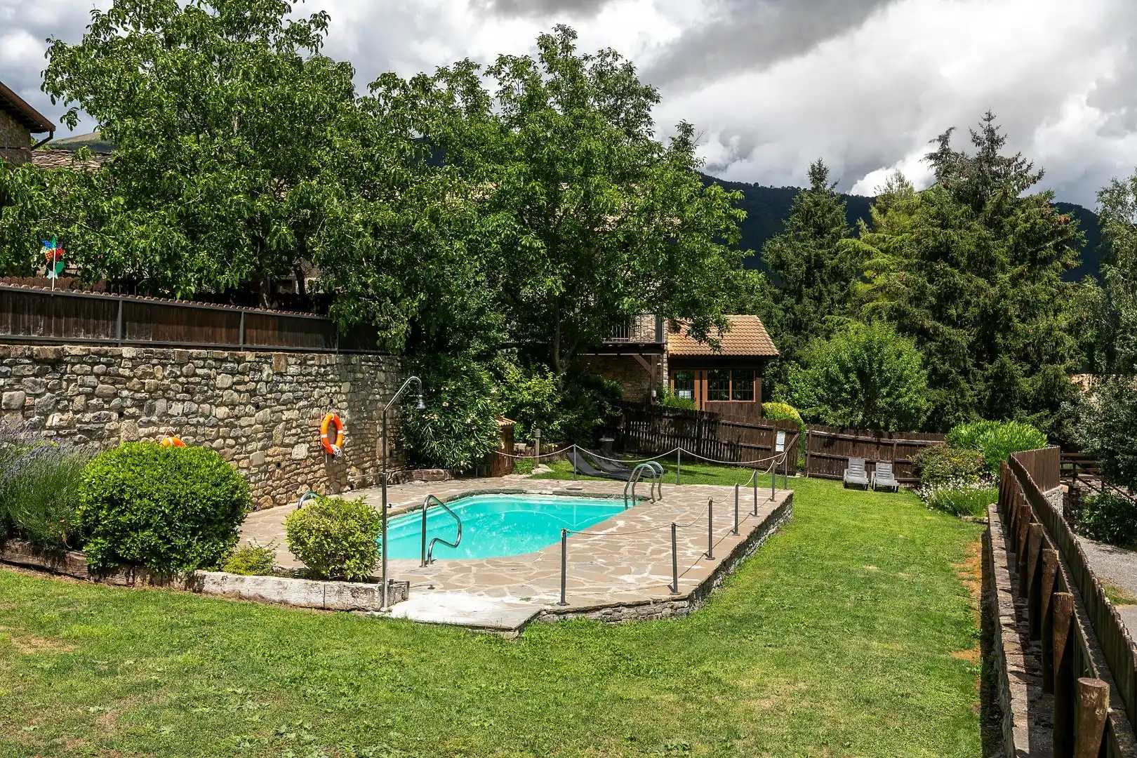 Piscina de Edificio en venta en Fiscal
