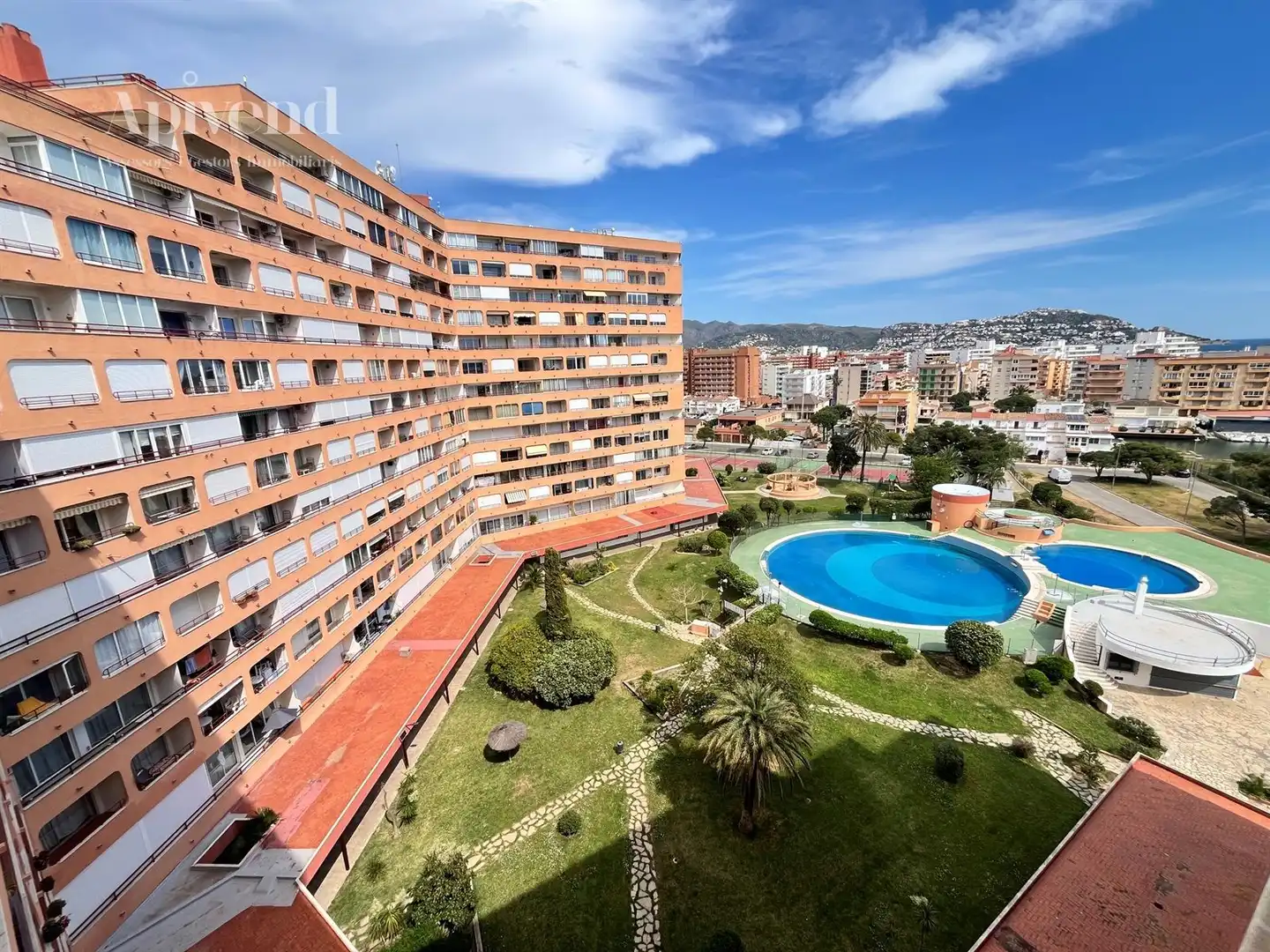 Pis amb piscina en venda a Carrer Cap Ponent, imagen 2