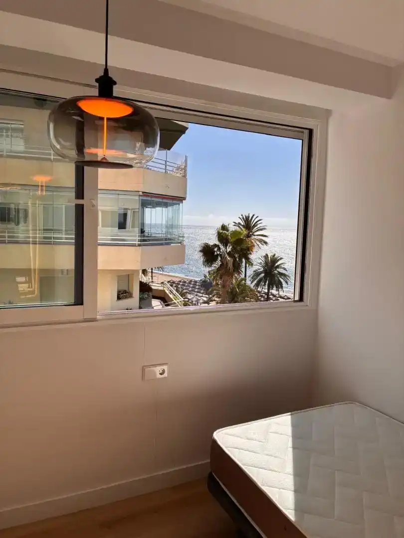 Schlafzimmer von Wohnung zur Miete in Marbella mit Klimaanlage und Balkon