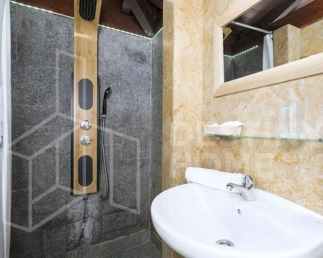 Bany de Casa o xalet en venda en La Oliva amb Jardí privat, Traster i Piscina