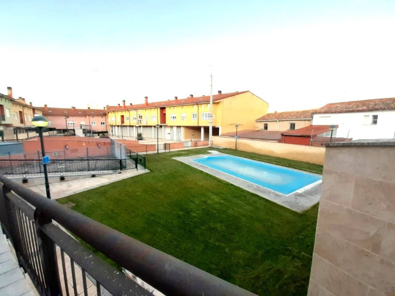 Piscina de Dúplex en venda en Cogollos amb Calefacció, Parquet i Piscina comunitària