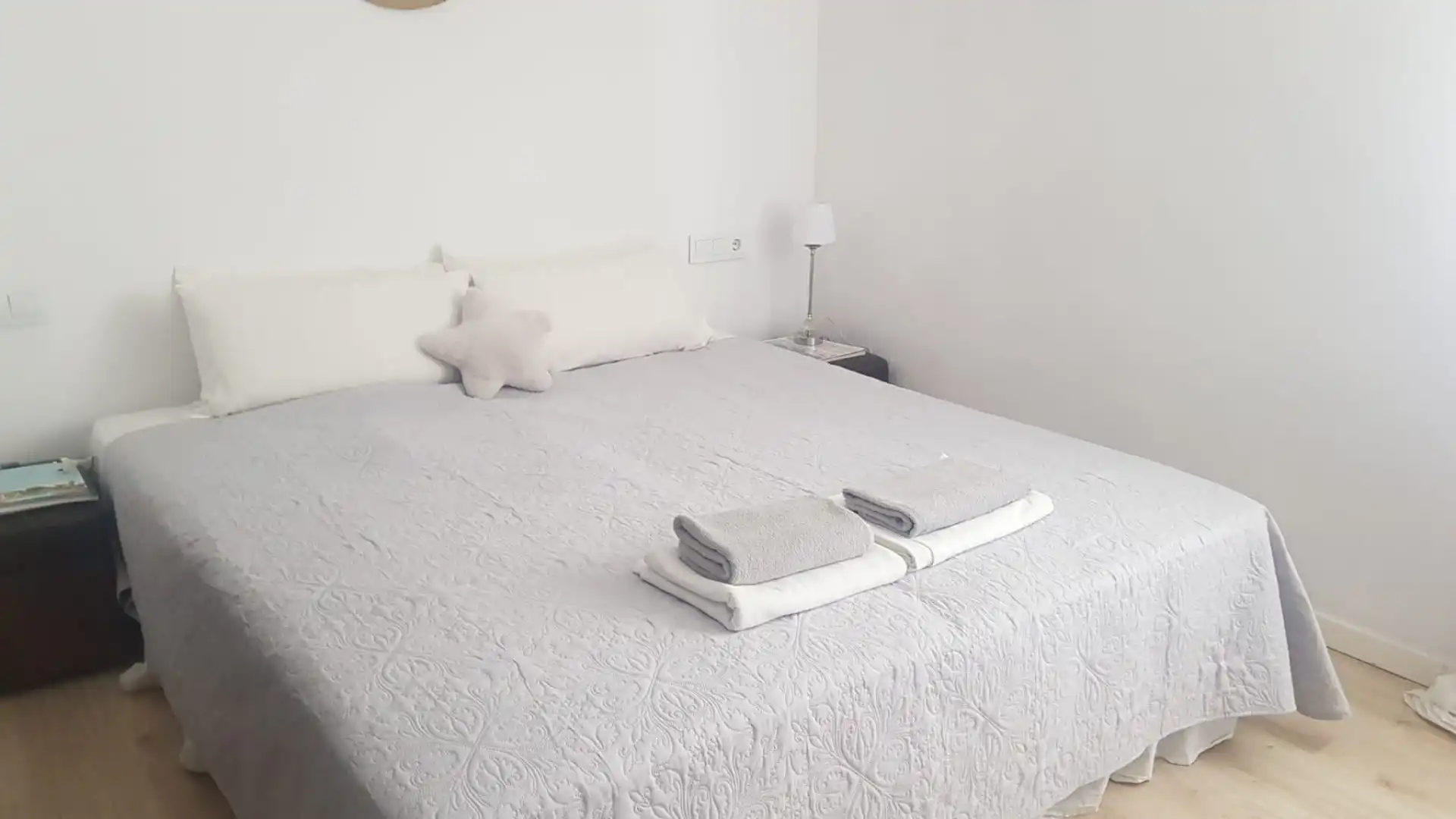 Habitación de Planta baja en venta en Estepona con Aire acondicionado, Trastero y Piscina