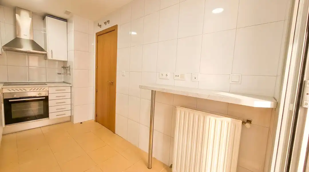 Kitchen of Flat for rent in Madrid  with Air Conditioner, Heating and Private garden