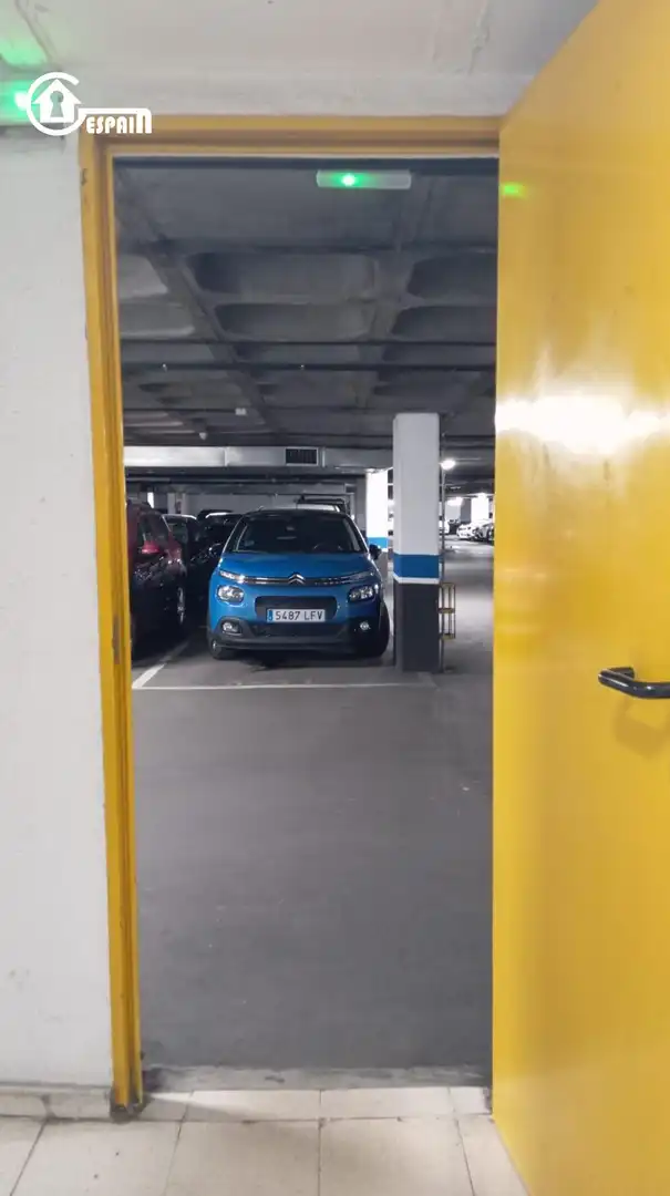 Parkplatz von Garage zum Verkauf in Madrid