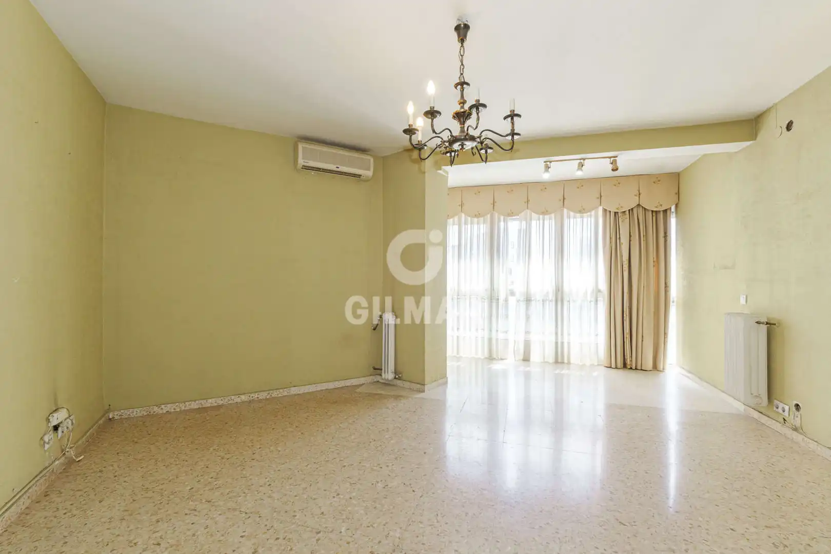 Sala de estar de Piso en venta en Sevilla con Calefacción y Jardín privado