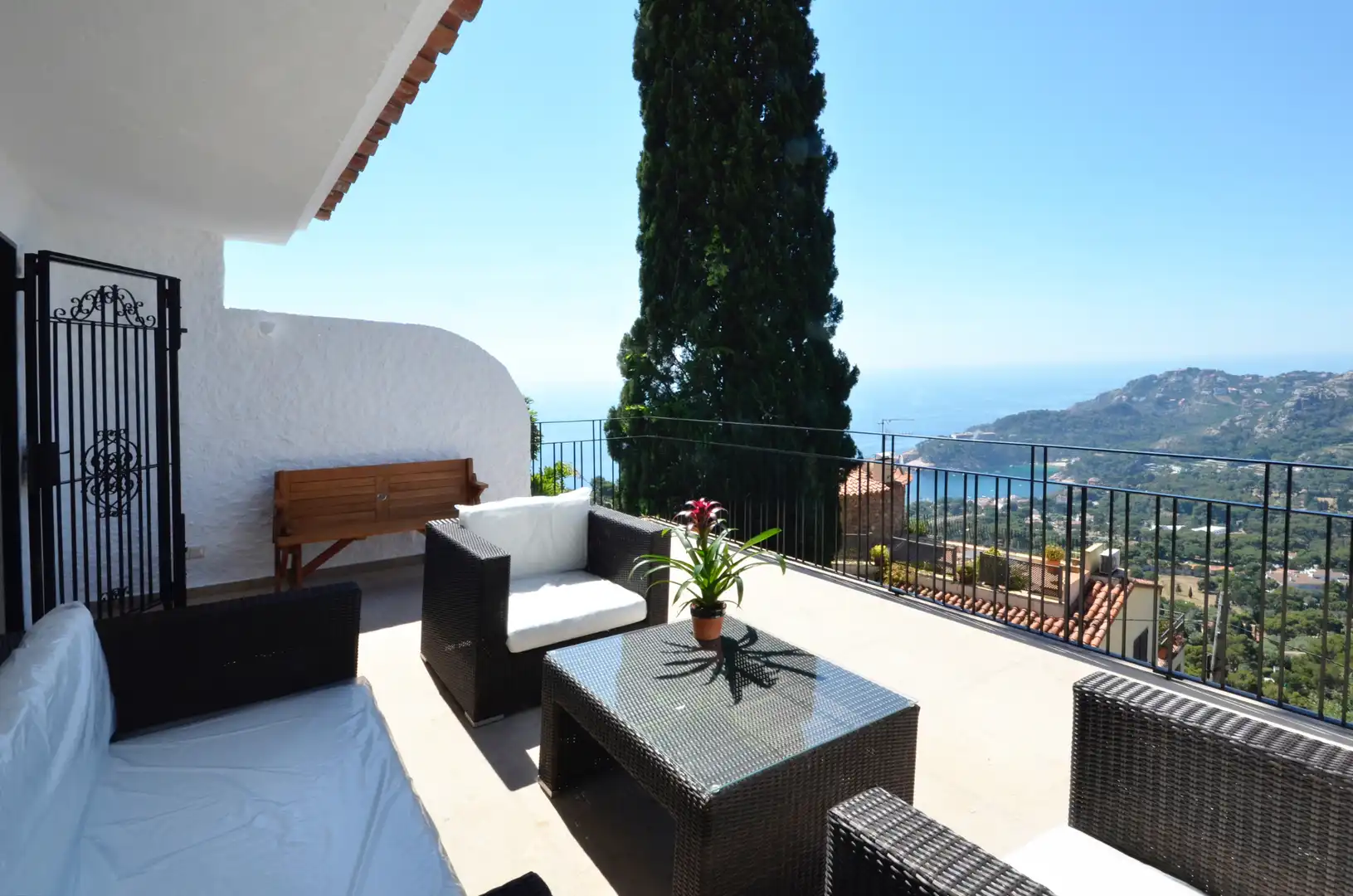 Detached house with pool for sale in Carrer Petunies, imagen 3