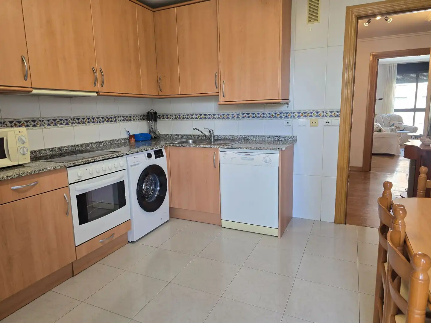 Cocina de Piso de alquiler en  Logroño con Calefacción, Terraza y Trastero
