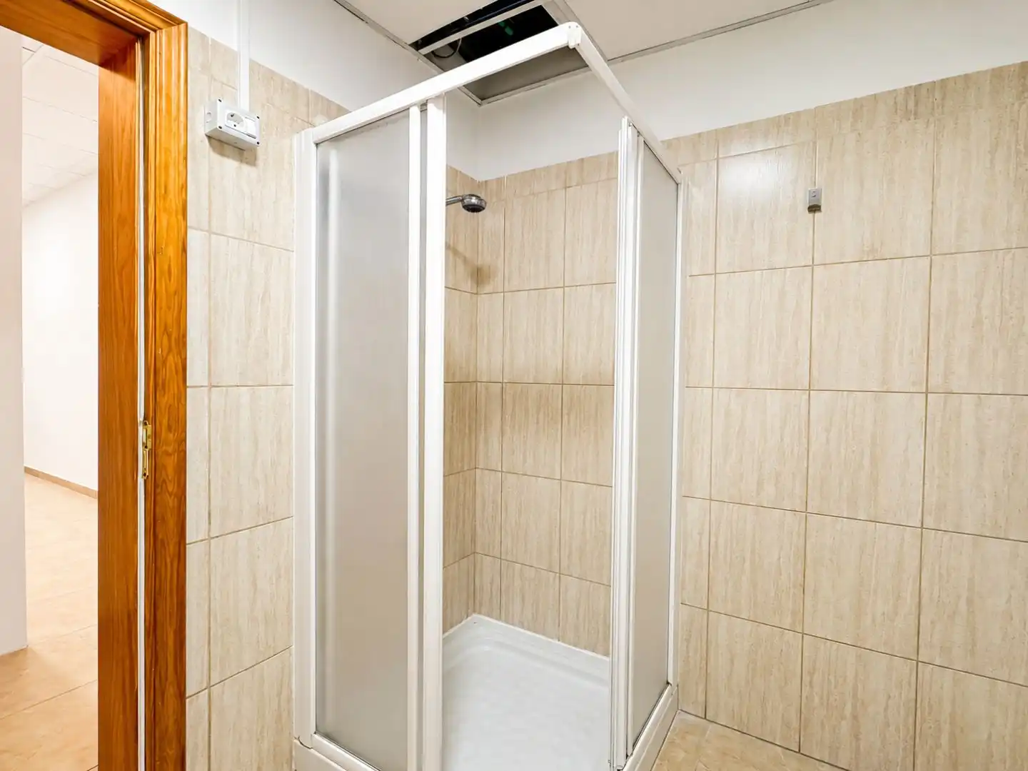 Baño de Local en venta en Granadilla de Abona con Alarma