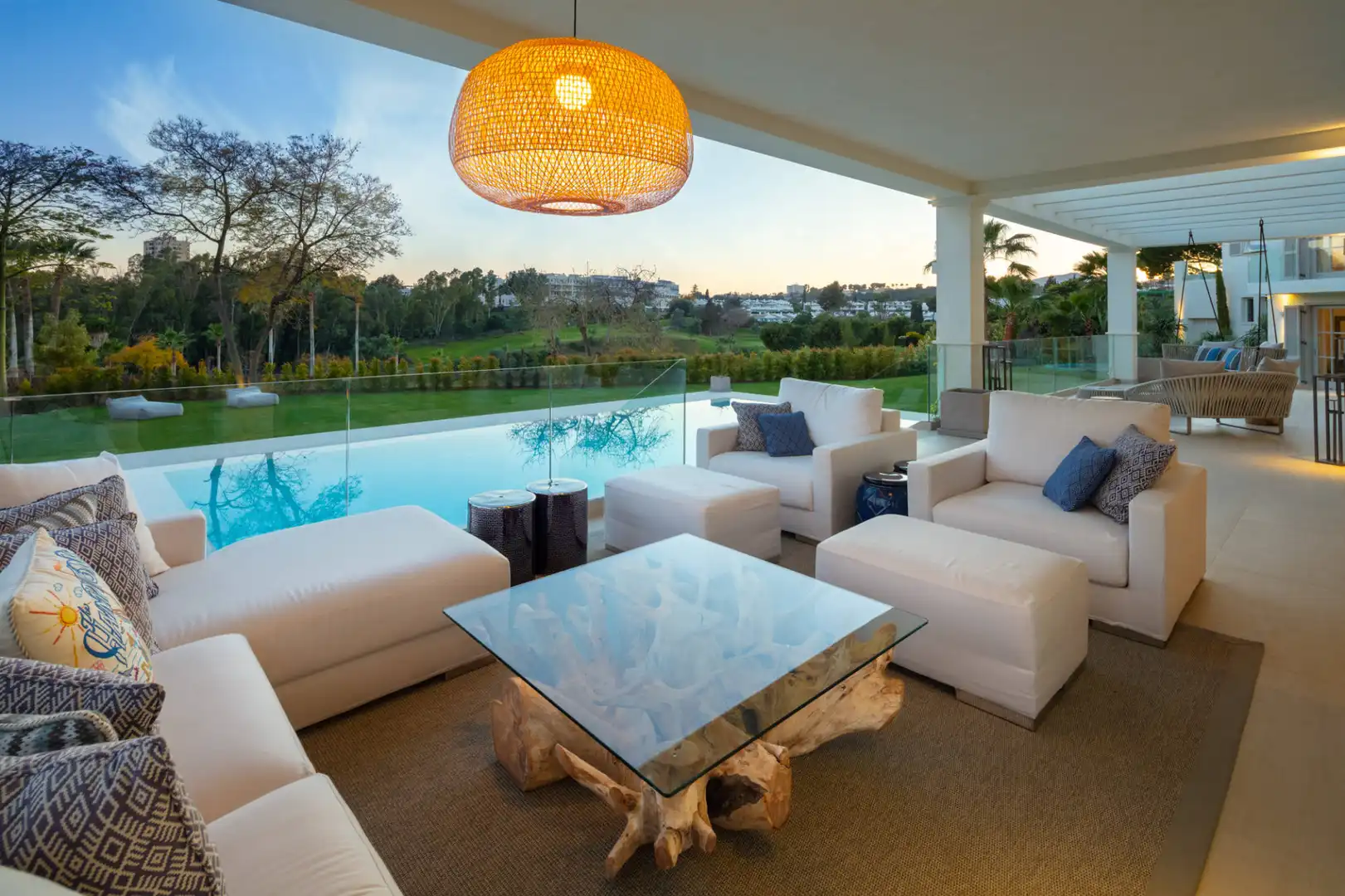 Terrassa de Casa o xalet en venda en Marbella amb Aire condicionat, Jardí privat i Terrassa