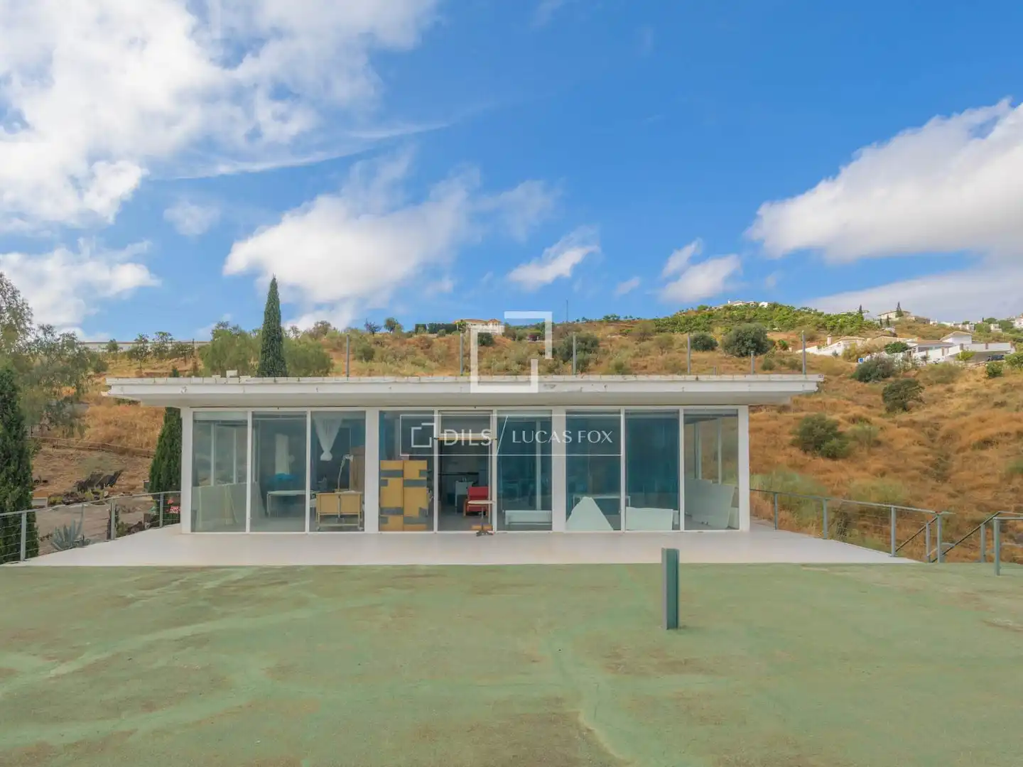 Vista exterior de Finca rústica en venda en Viñuela amb Jardí privat i Piscina