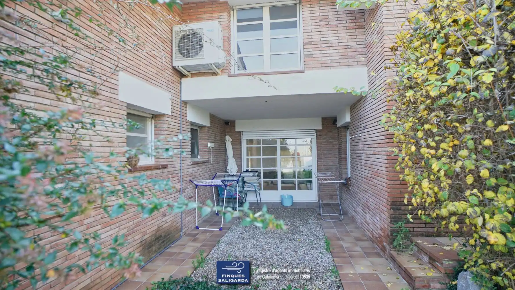 Vista exterior de Casa o chalet en venta en L'Ametlla del Vallès con Calefacción, Terraza y Trastero