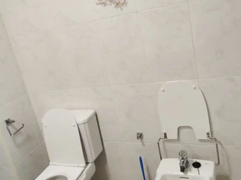 Bathroom of Flat for rent in Requena, Valencia