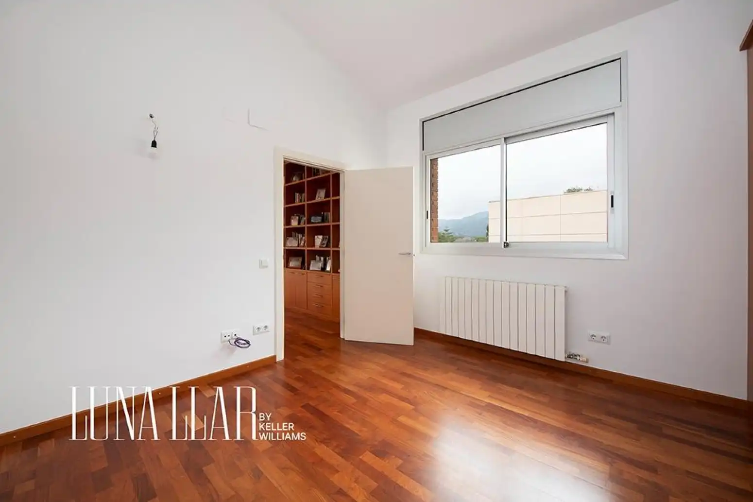 Bedroom of Houses for sale in Castelldefels  with Air Conditioner, Heating and Parquet flooring