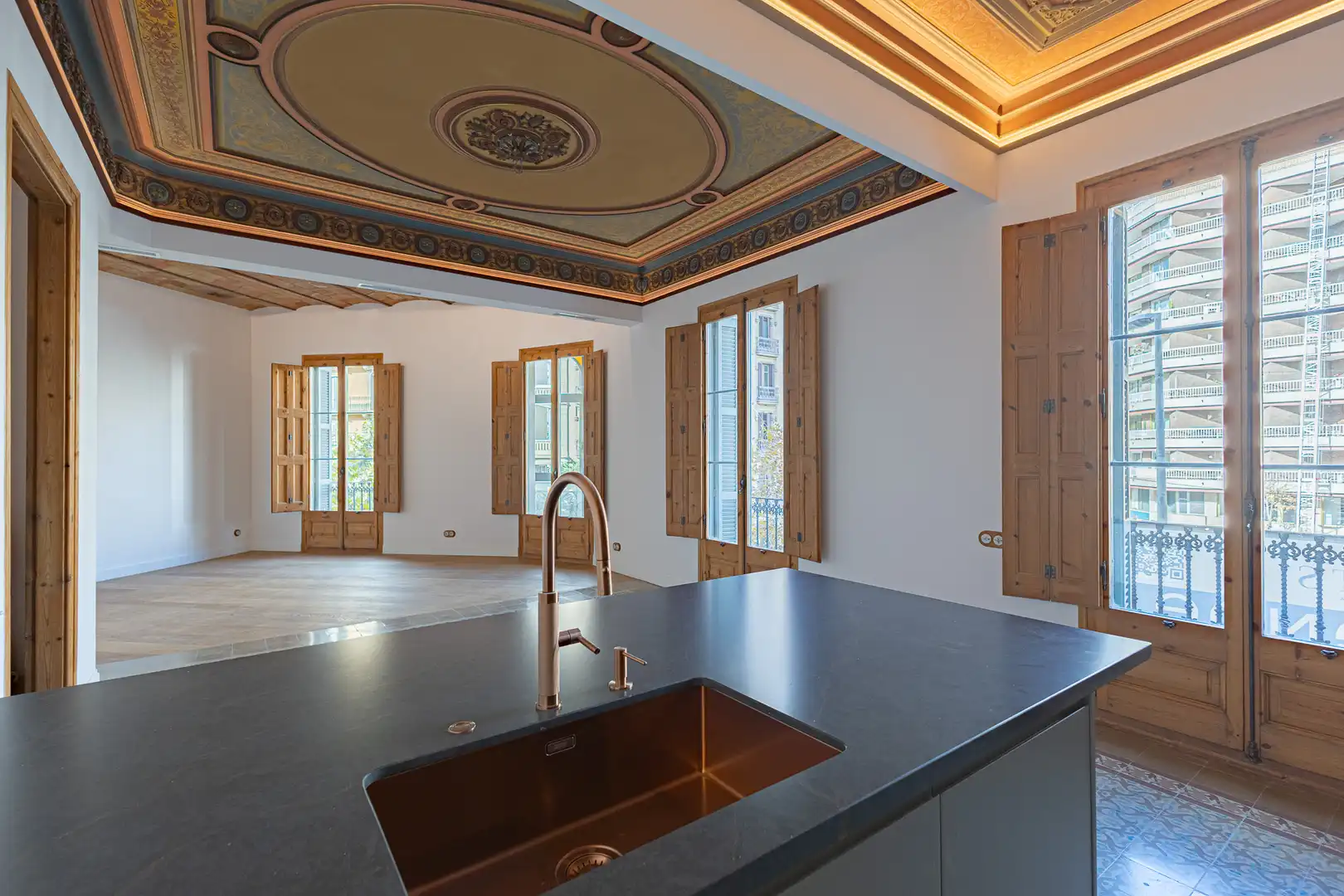 Küche von Wohnung zum Verkauf in Barcelona mit Klimaanlage, Heizung und Balkon