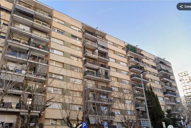 Local comercial en Venta en Avenida de Can Cabanyes en Les Torres