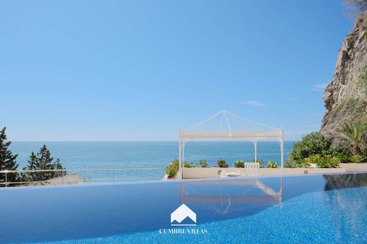 Swimming pool of House or chalet for sale in Almuñécar  with Private garden, Terrace and Storage room