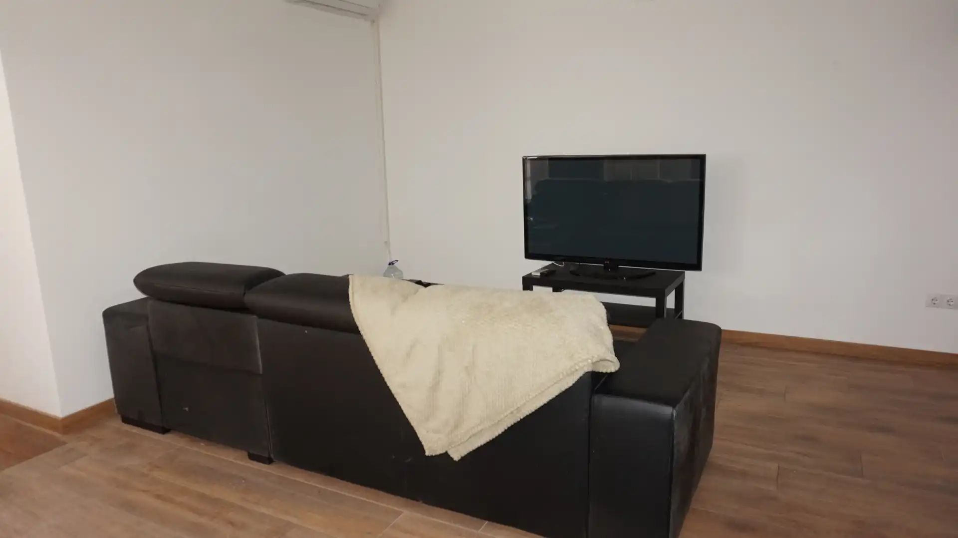 Sala de estar de Planta baja en venta en Torrejón de Ardoz con Aire acondicionado y Amueblado
