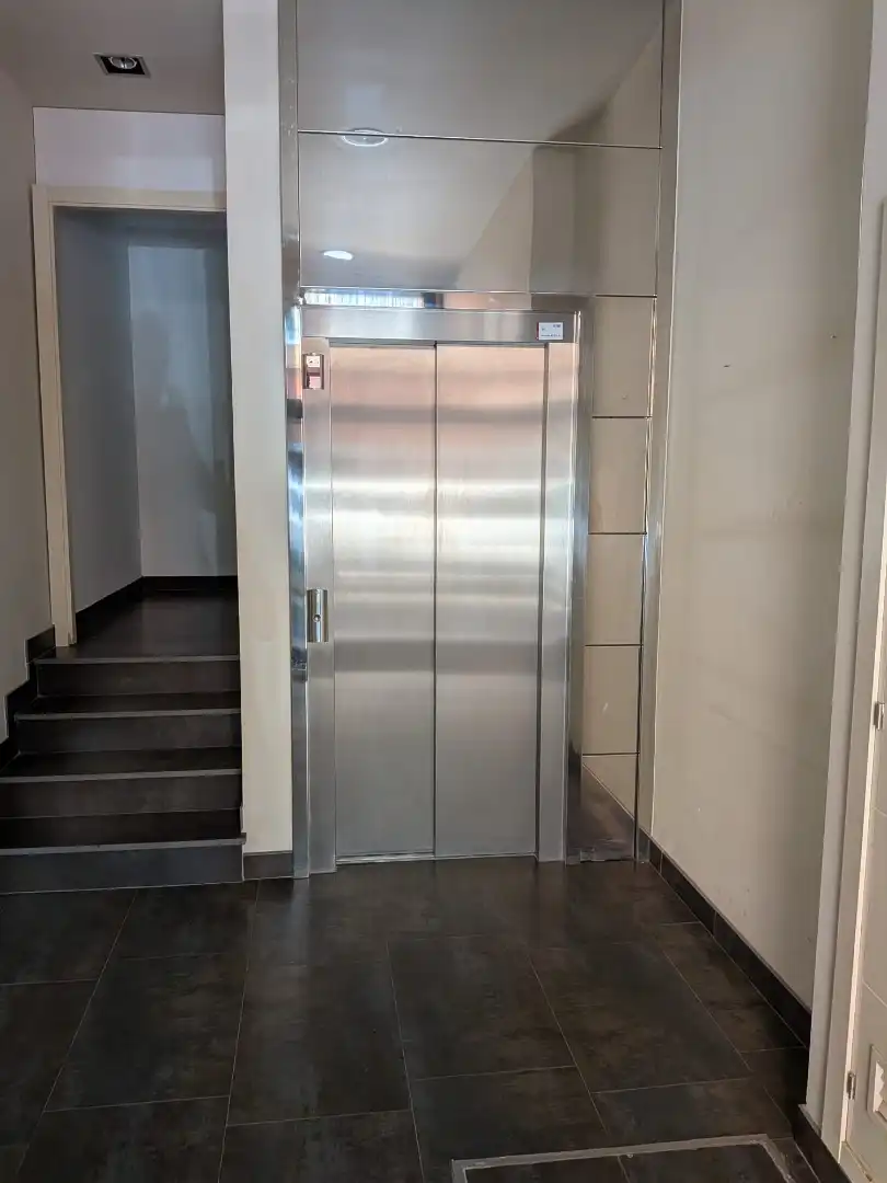 Wohnung zur Miete in Dos Hermanas mit Klimaanlage, Heizung und Balkon