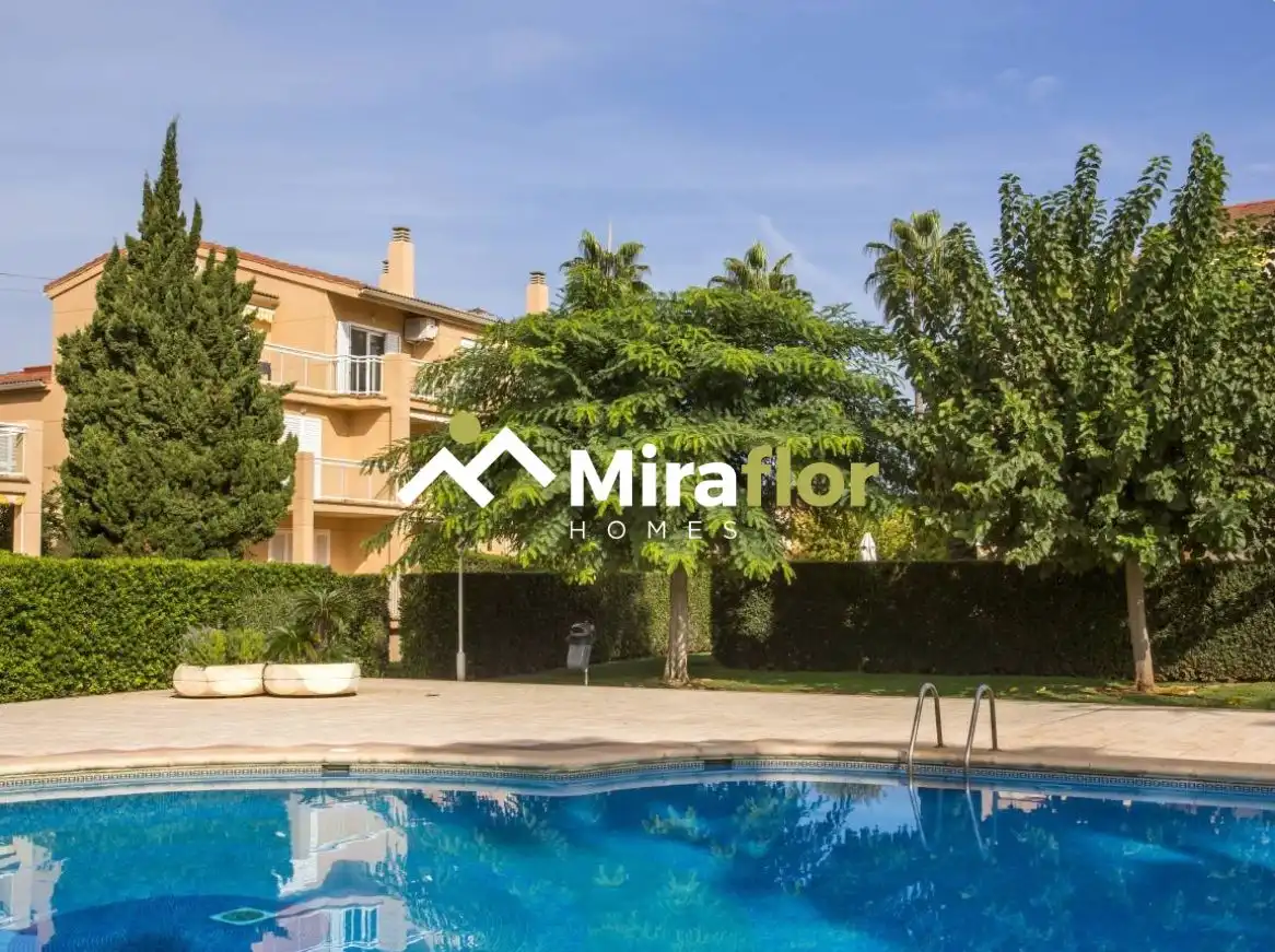 Vista exterior de Apartamento en venta en Dénia con Aire acondicionado, Terraza y Amueblado