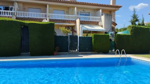 Foto 2 de Casa adosada en venta en Carrer de Les Gardenies, 13a, Platja de Mont-roig, Mont-roig del Camp