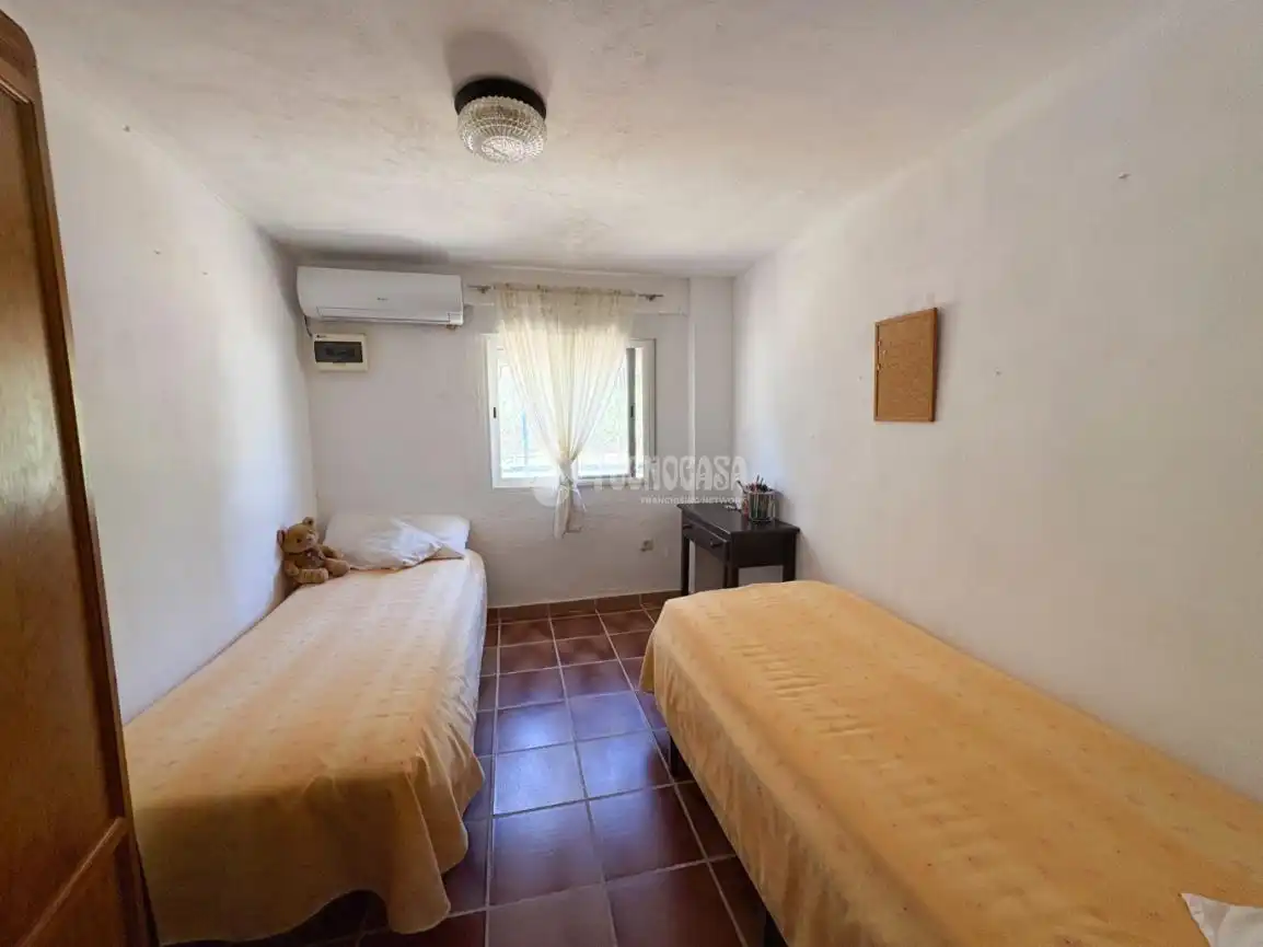 Dormitori de Finca rústica en venda en Pegalajar amb Aire condicionat, Calefacció i Terrassa