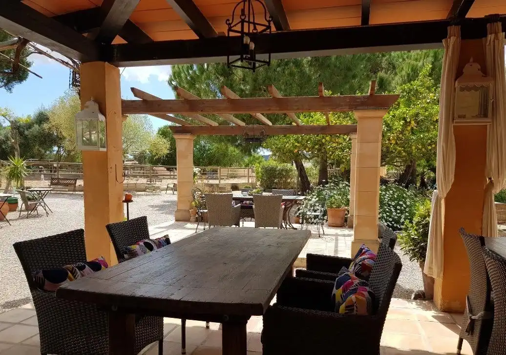 Terrasse von Country house zum Verkauf in  Palma de Mallorca mit Klimaanlage und Schwimmbad