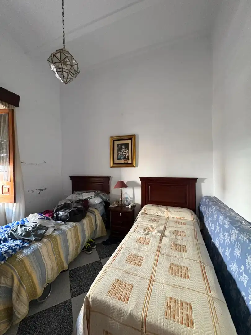 Dormitori de Casa adosada en venda en Carmona amb Aire condicionat i Terrassa