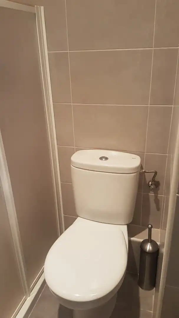 Bany de Pis de lloguer en Lleida amb Calefacció, Parquet i Moblat