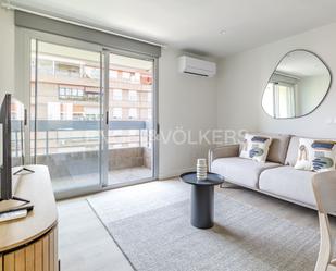 Dormitori de Apartament de lloguer en  Madrid Capital amb Aire condicionat i Terrassa