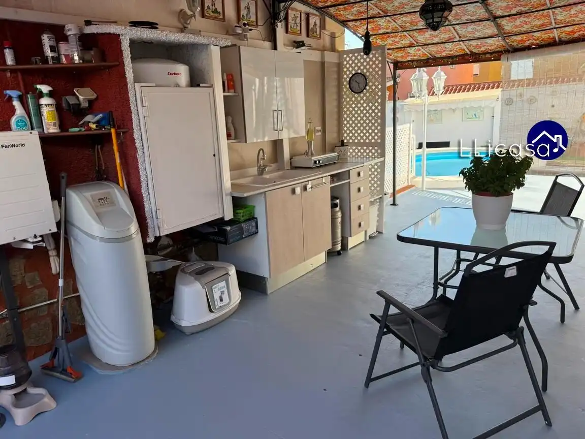 Terraza de Casa adosada en venta en La Pobla de Vallbona con Aire acondicionado, Jardín privado y Terraza