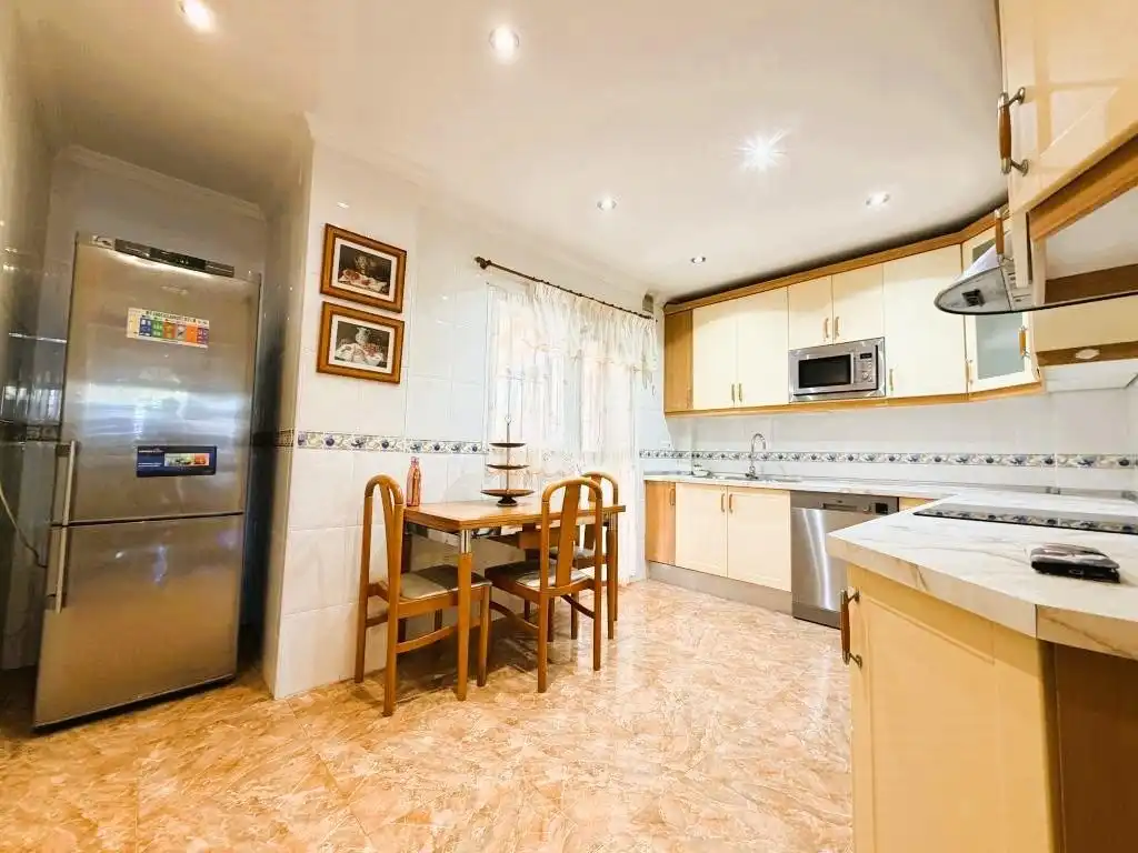 Kitchen of Detached homes for sale in Málaga  with Air Conditioner, Private garden and Terrace
