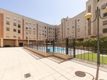 Apartament amb piscina en venda a 54 Calle Ramón y Cajal #escalera  p3  / 4B