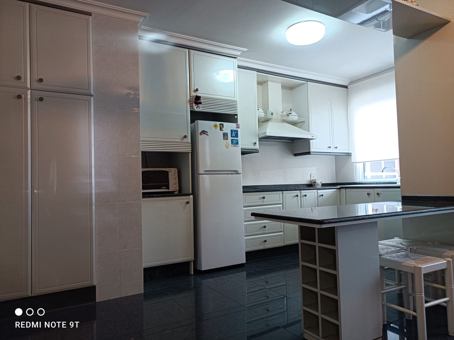 Cuina de Pis en venda en Vigo  amb Calefacció, Moblat i Forn