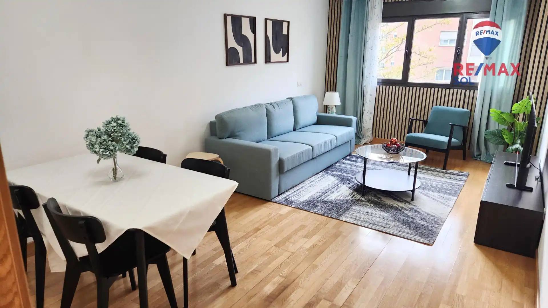 Sala d'estar de Pis de lloguer en  Madrid Capital amb Aire condicionat, Moblat i Piscina comunitària