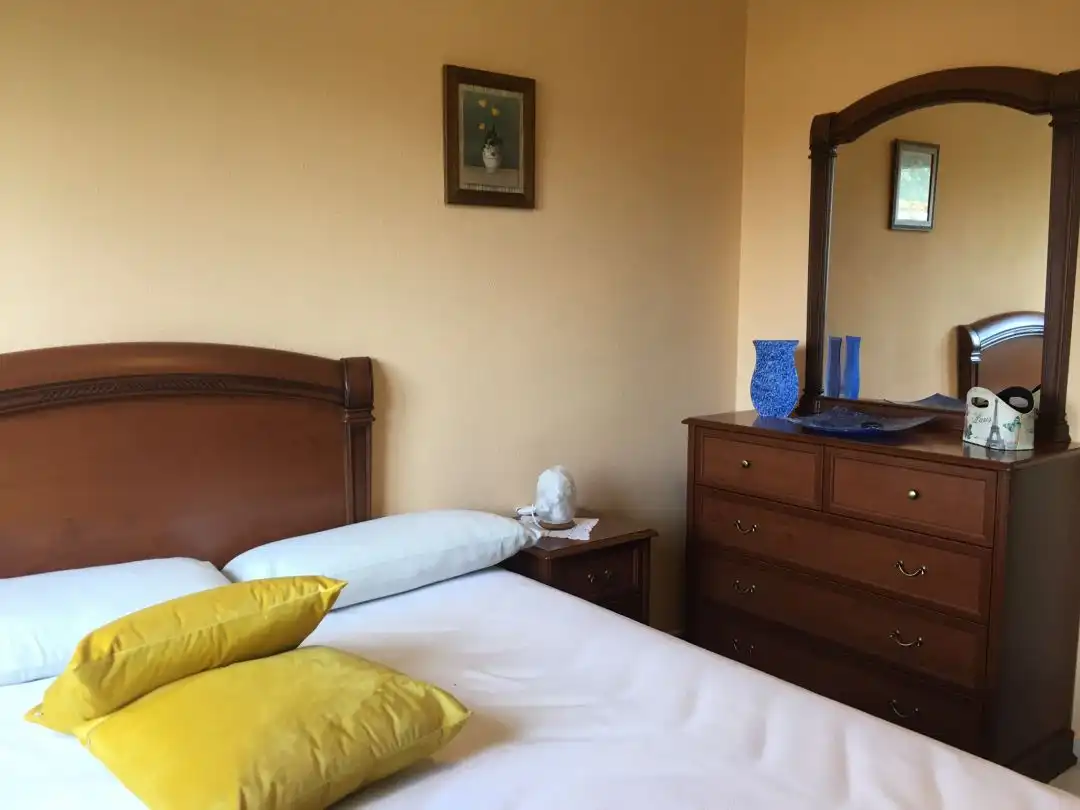 Habitación de Casa o chalet en venta en Santurde de Rioja con Calefacción y Terraza
